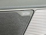 【マークレビンソンE】車の音響特性に合わせて開発された、高性能スピーカー。車外の騒音に悩まされることなく、快適に聴こえるように調整され、車内だからこそ楽しめるサウンドを体感できます♪