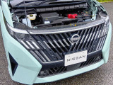 納車以降、お車のメンテナンスは自宅近所の日産サービス拠点にて承ります。専門の教育を受けたサービスフロント&メカニックが無料1ヶ月点検から法定/車検整備、万一の故障・不具合の修理まで全て担当いたします。