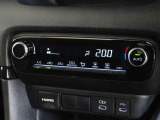 車内を快適に、オートエアコンを装備しています。