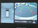 『上から丸見え』のアラウンドビューモニター搭載!車を上から見下ろした状態がナビ画面に映し出されるので、前後・左右の障害物を確認でき、安心・安全です♪一度使用すると、手放せなくなる装備です!