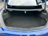 納車前には、メーカー規定に基づき、認定中古車ならではのしっかりとした整備をしてからご納車させて頂きます。熟練のメカニックがお客様に届く事を思い、1台1台入念に点検、整備致します。