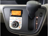 「オートエアコン」が付いています。1年中快適な室内を提供!車内温度を設定すると、風量を自動で調節してくれます。