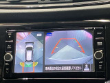 【アラウンドビューモニター】車を上から見下ろしているかのような映像で周囲の状況がひと目で確認、狭い駐車場に駐車するときも安心です♪