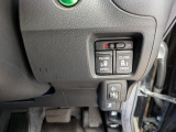 【電動スライドドア】ボタン一つで自由自在に開閉が可能!指先一つで運転席からどちらのドアも開閉できるので非常に便利な装備です!挟み込み防止機能もついているので小さなお子様がいる方も安心です