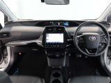 高いホールド性で運転姿勢が安定します。長距離ドライブでも疲れにくいのが魅力です。快適なドライビングライフをお送りください♪