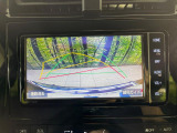 【バックカメラ】駐車時に後方がリアルタイム映像で確認できます。大型商業施設や立体駐車場での駐車時や、夜間のバック時に大活躍!運転スキルに関わらず、今や必須となった装備のひとつです!