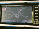 鮮明な地図表示で、目的地までの道順をわかりやすく案内。渋滞情報もリアルタイムで確認できるので、スムーズな移動が可能です。