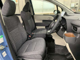 高いホールド性で運転姿勢が安定します。長距離ドライブでも疲れにくいのが魅力です。快適なドライビングライフをお送りください♪