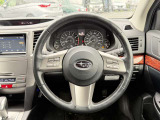 【純正革巻きステアリング】上質な革を使用することで、手にしっかり馴染みとても運転しやすいハンドルです♪