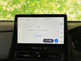 様々な情報を表示できるモニター画面。車両情報や設定変更も簡単に行えます。快適なドライブをサポートする機能が満載です。