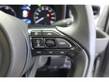 【レーダークルーズコントロール】アクセルペダルを踏まなくても、車間制御モードでは、先行車の車速変化に合わせた追従走行を行い、自動的に加速・減速・停止をします。