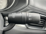 【オートライト(AUTO)】外の明るさをシステムが感知して、自動でヘッドライトが点灯します。ヘッドライトをつけ忘れを防ぐ便利機能です。