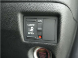 ◆片側電動スライドドア◆狭い駐車場でも乗り降りが楽々♪お子様が隣の車にドアを当ててしまう心配もございません!小さなお子様連れの方もこれで安心。