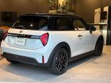 かわいいテールのデザインはほかの車にはない魅力があります。ひと目で&ldquo;MINI&rdquo;とわかるデザインです。