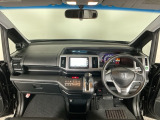 【前方視界】開放的な前方視界!運転がしやすく疲れにくいです♪窓が大きく、見通しがとっても良いおクルマですよ♪