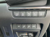 運転席横に操作スイッチがまとめて配置してあります。