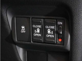 ◆両側電動スライドドア◆狭い駐車場でも乗り降りが楽々♪お子様が隣の車にドアを当ててしまう心配もございません!小さなお子様連れの方もこれで安心。
