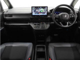 ◆インテリアパネル◆視界広々で非常に運転しやすくロングドライブでも疲れを感じさせないすっきりとまとまったインパネ周りです。