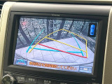 【バックカメラ】駐車時に後方がリアルタイム映像で確認できます。大型商業施設や立体駐車場での駐車時や、夜間のバック時に大活躍!運転スキルに関わらず、今や必須となった装備のひとつです!