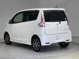 【ワイド保証】日産販売店の中古車には、無料で保証が付いています。走行距離無制限で、無料保証期間は1年間から。品質に自信があるから実現した、日産ならではの保証です。