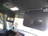 LEDのルームランプ☆運転席&助手席バニティミラー付き♪