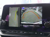 【アラウンドビューモニター】空から見下ろした映像がナビ画面にて確認可能です。駐車もラクラクですよ♪