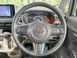 【純正革巻きステアリング】上質な革を使用することで、手にしっかり馴染みとても運転しやすいハンドルです♪