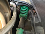 お車を安心してお乗りいただく為には、足回りの定期点検が欠かせません。サービスサポート(有償保証)では無料点検もご提供しており、安心のカーライフをお過ごしいただけるサポート体制が整っています。