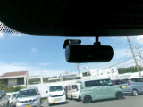 もし事故に遭遇してしまったら、あおり運転の被害にあったら・・不安ですよね、そこで運転中の映像と音を記録するドライブレコーダーです!万が一の備えに☆勿論、ドライブの思い出にも大活躍♪