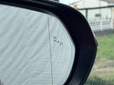 ★ブラインドスポットモニター★隣を走る車両をレーダーで検知、ドアミラー内のLED灯が点灯し車線変更のサポートをします!