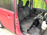 運転席シート廻りは使用感も少なく、良好な状態となっています。丁寧に使われていたことがよくわかりますね。