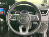 狭い場所での駐車も安心。後方の状況を画面で確認できるので、安全な運転をサポートします。運転初心者の方にもおすすめです。