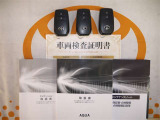 スマートキー付。取扱説明書とメンテナンスノートもあります☆品質評価シート付いてます!トヨタ認定中古車ライト!!