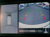 ☆全周囲カメラが駐車をアシスト☆4つの高解像度カメラで車の周囲を撮影!見えにくい死角の駐停車も驚く程に楽々です。バックカメラは、車庫入れの時は勿論、後方の安全確認もできて安心です♪