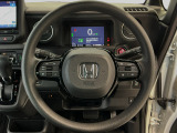運転にかかわる様々な操作を安全に行えるように視点移動が少なく操作性に配慮されたスイッチ類が凝縮されたコクピットです。