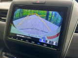 【バックカメラ】駐車時に後方がリアルタイム映像で確認できます。大型商業施設や立体駐車場での駐車時や、夜間のバック時に大活躍!運転スキルに関わらず、今や必須となった装備のひとつです!