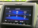 様々なメディアに対応し、高音質で音楽を楽しめます。操作も簡単で、すぐに使いこなせるのが魅力です。