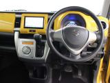 運転席廻りです。