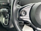 【ステリモ】ステアリングリモコンスイッチにてオーディオ操作可能となっております。運転にも集中できます。