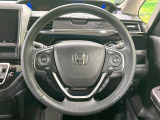 【純正革巻きステアリング】上質な革を使用することで、手にしっかり馴染みとても運転しやすいハンドルです♪