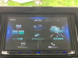 高機能ナビオーディオが搭載されており、快適なドライブをサポートします。使いやすいインターフェースで、目的地設定もスムーズに行えます。