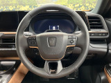 【純正革巻きステアリング】上質な革を使用することで、手にしっかり馴染みとても運転しやすいハンドルです♪