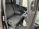 運転席シート廻りは使用感も少なく、良好な状態となっています。丁寧に使われていたことがよくわかりますね。