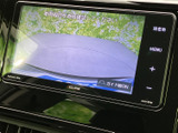 駐車時の安全性を高めるバックモニター。狭い場所でもスムーズな駐車をサポートします。後方確認が苦手な方にもおすすめです。