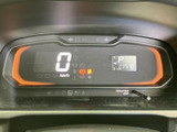 視認性の高いメーター類は、運転に必要な情報を一目で確認できます。シンプルで分かりやすい操作性も魅力です。