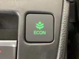 ★ECONスイッチ★ エコドライブを加速しよう!スイッチをONにすると、運転の仕方によるロスを抑え込み燃費をよくするようクルマが頑張ります(*^ー^*)燃費向上にチャレンジ♪