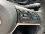プロパイロットスイッチ。高速道路での、単調な&rdquo;渋滞走行&rdquo;と長時間の&rdquo;巡航走行&rdquo;。この2つのシーンで、ドライバーに代わってアクセル、ブレーキ、ステアリングを自動で制御。