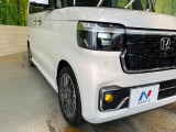 【LEDヘッドライト】悪天候や夜間走行時も良好な視界を確保し安心して運転できる高輝度LEDヘッドライトを装備!点灯速度が早く、消費電力も抑えられています。