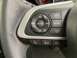 運転中、オーディオの操作をしてて、ハッとしたことはありませんか?ステアリングスイッチは、運転中でもハンドルでオーディオの操作が可能です。安全なドライブをサポートします。