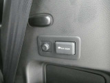 オプションの100V AC電源(1500W)が付いています。